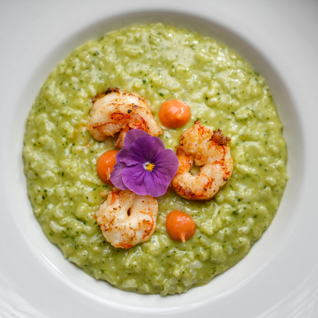 Risotto con pesto genovese, gamberi rossi